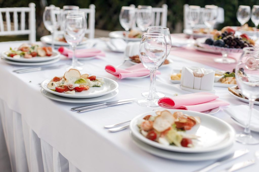 une table bien décorée pour un mariage